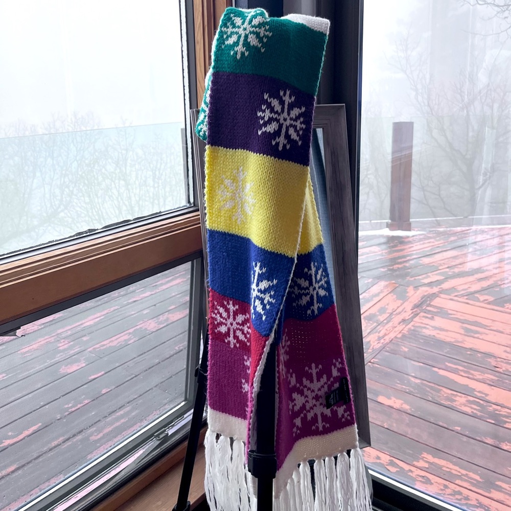 New York & Company: Snowflake Rainbow Tassel Scarf